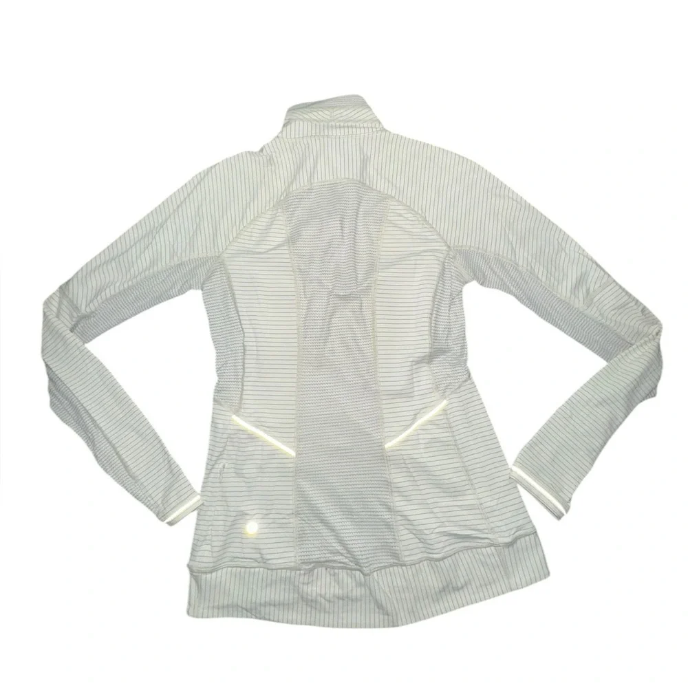 Lululemon Run For Gold 1/2 Zip - Picture 14 of 16